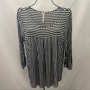 NY Collection Top Size Medium
